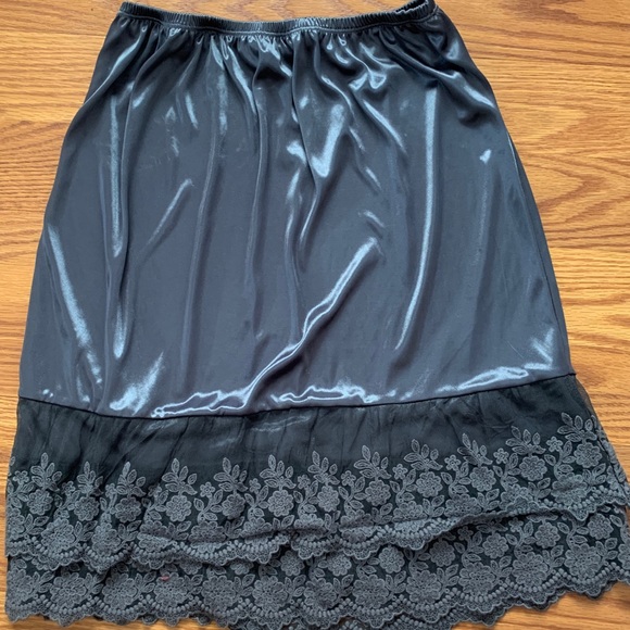 Grey slip - Picture 1 of 3